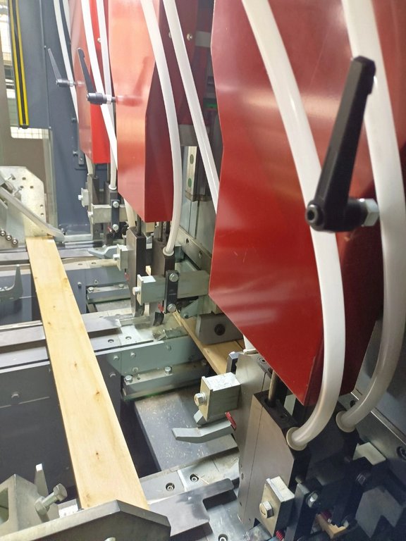 Автоматическая линия по сборке поддонов SF2000