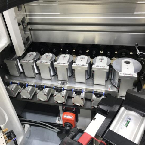 Кромкооблицовочный станок Filato FL 8001UHQLMS-2