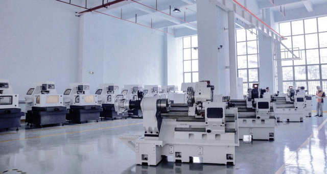 Токарный центр с противошпинделем SPECTR TL-2000SY