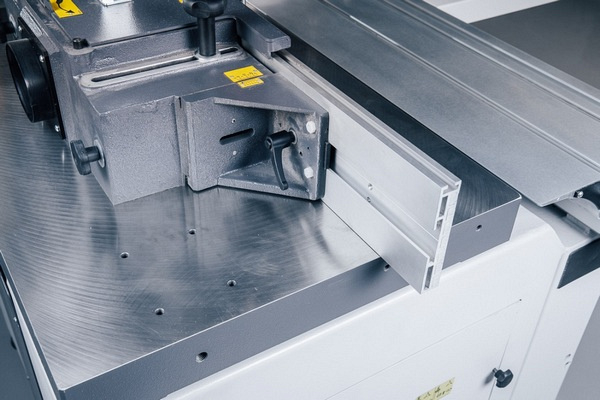 Фрезерные станки с шипорезной кареткой OSTERMANN T 1000