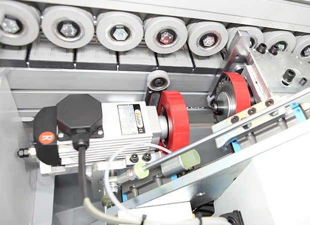 Автоматический кромкооблицовочный станок Nanxing NBC332