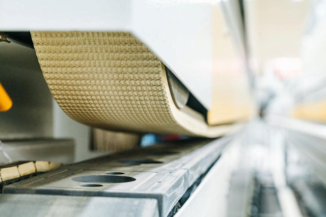 Двухсторонний кромкооблицовочный станок Nanxing NB7HS2P-PC