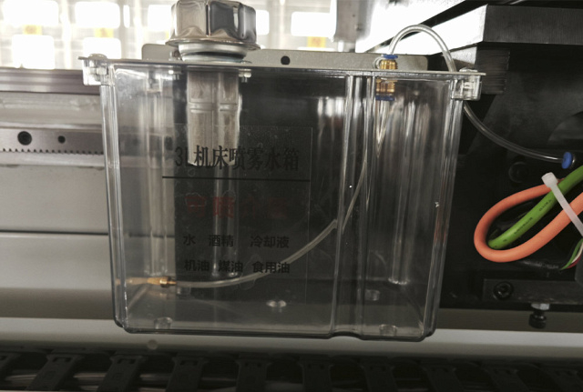 Фрезерные станки c двумя шпинделями и поворотным столом с ЧПУ ALUMIL 4000-2M SYNTEC