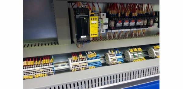 Станок для резки рулонных материалов Unimak ESMU-700-F1