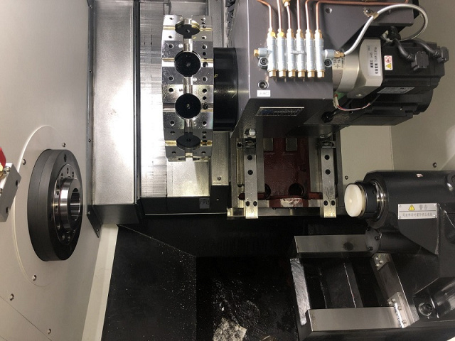 Токарно-фрезерный центр с наклонной станиной KTL 52M/500