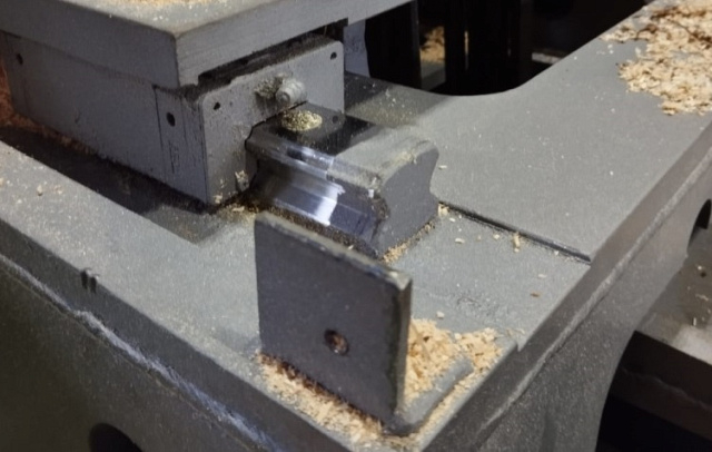 Фрезерно-пильный станок для тонкомера EcoWood UFP-260