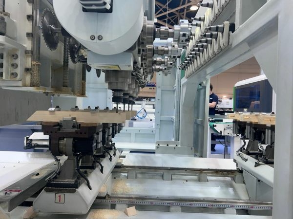 Пятиосевой  обрабатывающий центр Changfeng CF-SC4×3ATC4