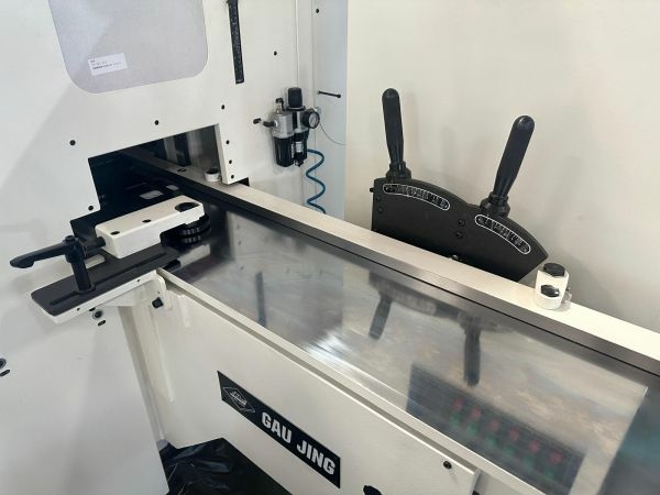 Четырехсторонние продольно-фрезерные станки Gau Jing серии GN