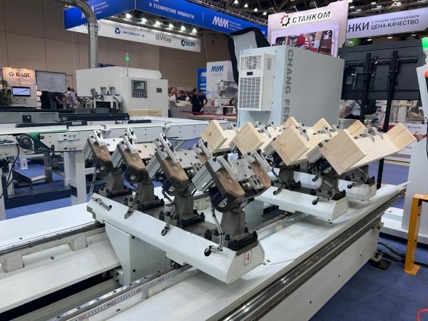 Пятиосевой  обрабатывающий центр Changfeng CF-SC4×3ATC4