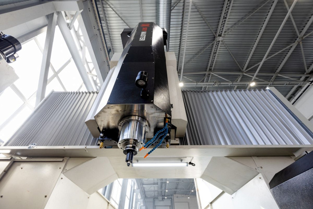 Портальные фрезерные центры SPITZEN SMG-16