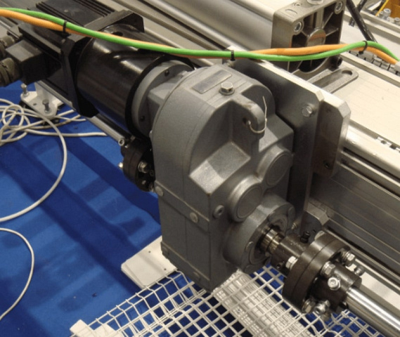 Раскроечный центр серии INDUSTRIAL Filato NP-330HG