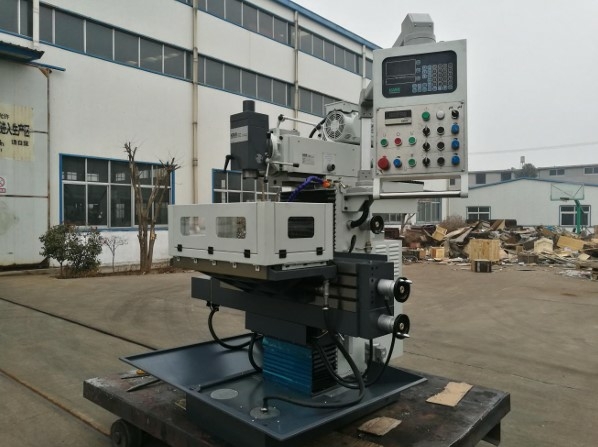 Широкоуниверсальный фрезерный станок FHU2-45