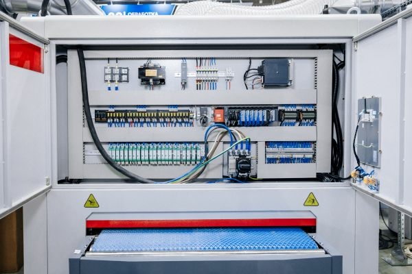 Автоматический плоско-шлифовальный станок QCMAC SAF1300B-3A