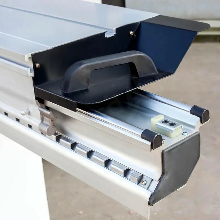 Форматно-раскроечный станок UA300A