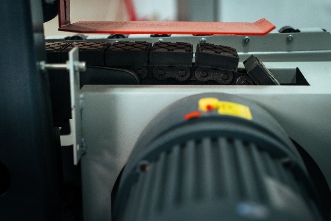 Кромкошлифовальный станок проходного типа с фрезерным узлом DELTAMACHINERY DM-ST-6F