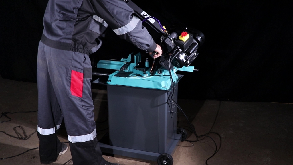 Ленточная пила по металлу AURA LM-128SHD/220 (40128100)