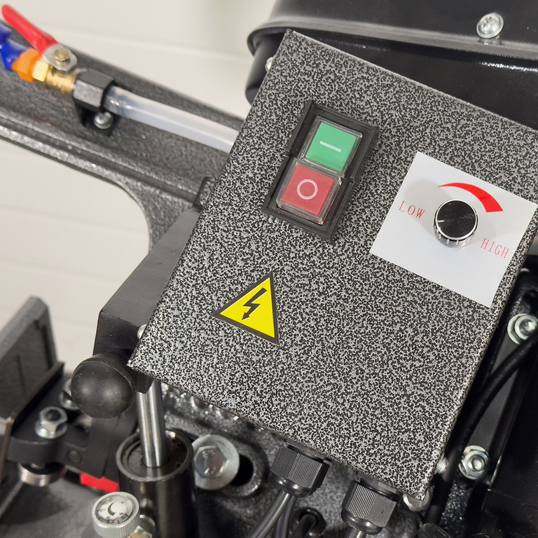 Ленточная пила по металлу AURA LM-128SHDV/220 (40128110)