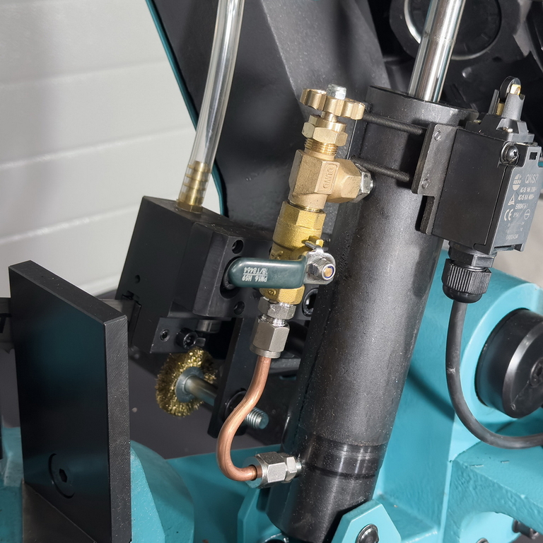 Ленточнопильный станок AURA LM-220G/380 (40220300)