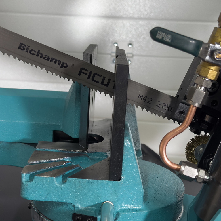 Ленточнопильный станок AURA LM-220G/380 (40220300)