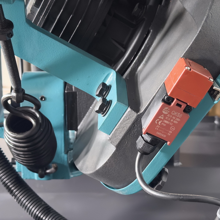 Ленточнопильный станок AURA LM-220G/380 (40220300)