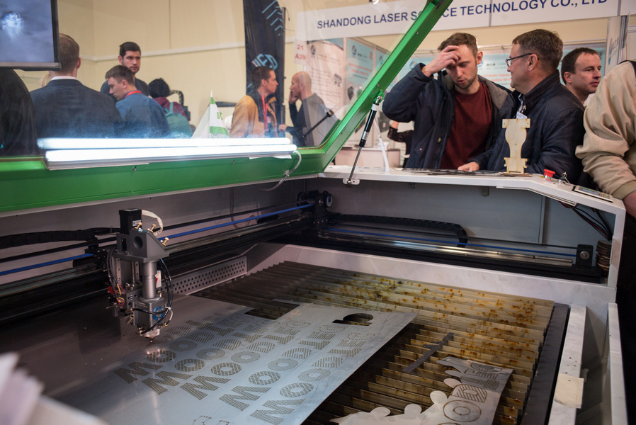 Лазерно-гравировальный станок с чпу WoodTec LaserStream WL U 1510L