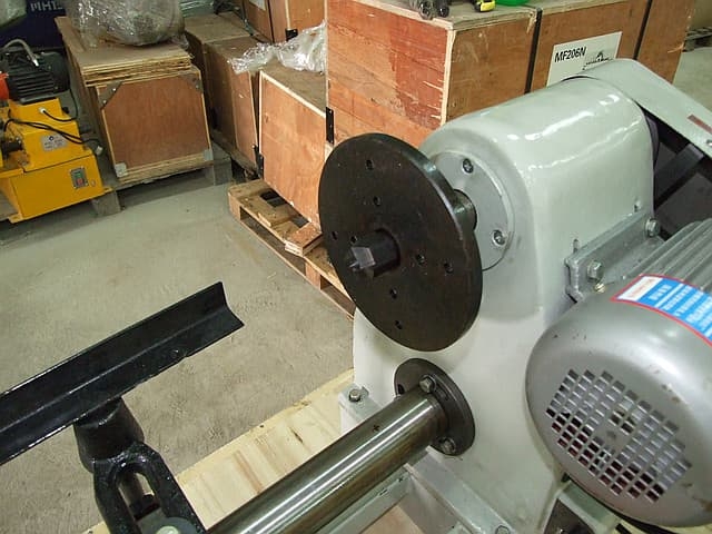 Токарный станок MFC3015B