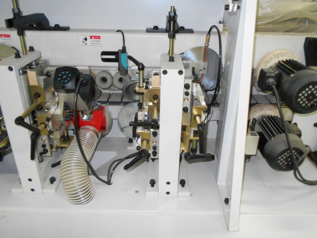 Автоматический кромкооблицовочный станок LTT-220PA