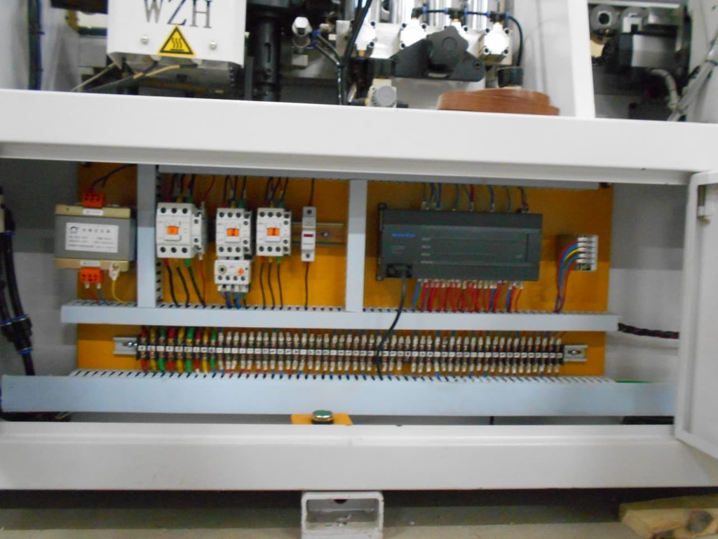 Автоматический кромкооблицовочный станок LTT-220PA