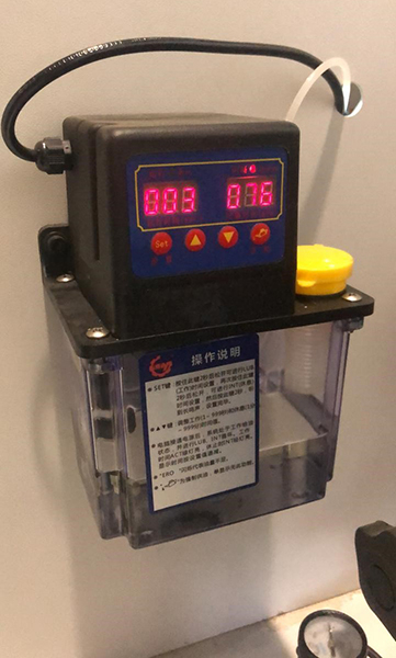 Станок для облицовывания кромок мебельных деталей WoodTec EdgeMatic 600C PRO