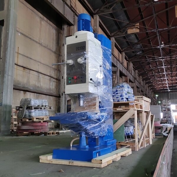 Вертикально-сверлильный станок 2С132