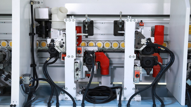 Автоматический кромкооблицовочный станок Nanxing NB875E