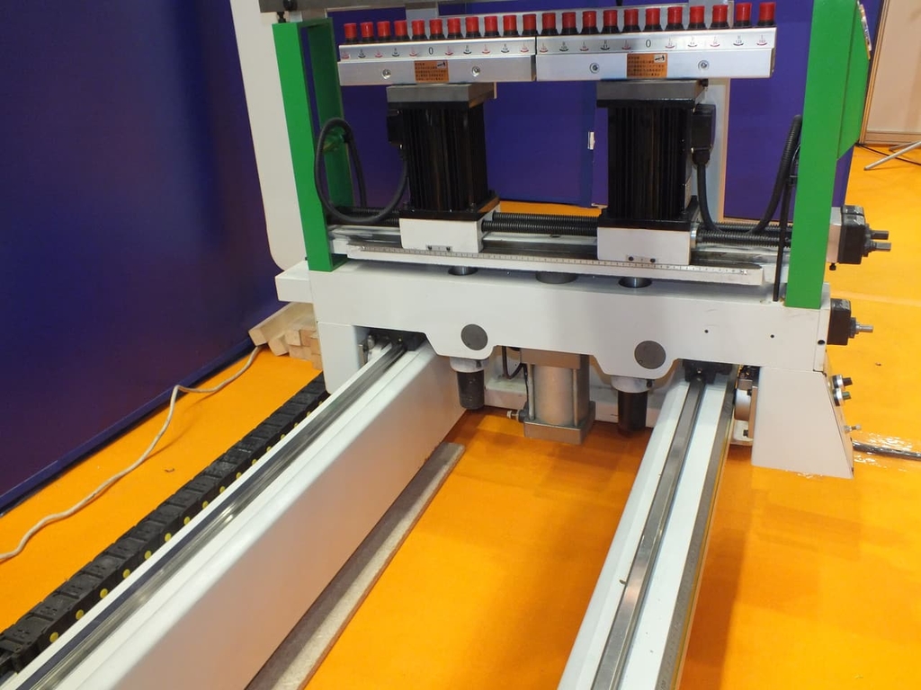 Автоматический сверлильно-присадочный станок LTT MZ3B