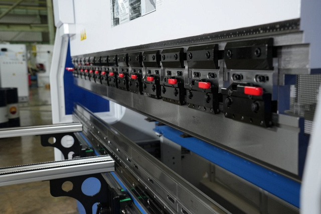 Гидравлический листогибочный пресс SMD PBC-50/1300