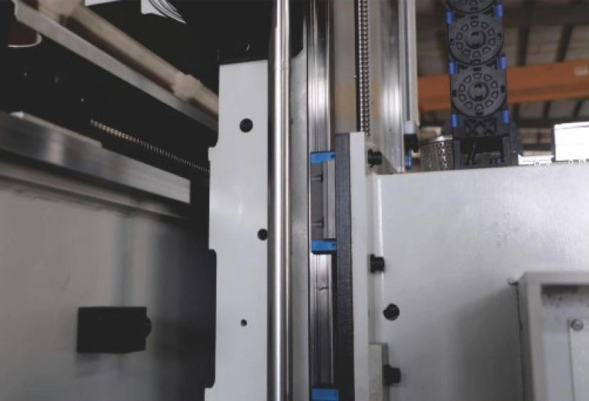 Пятиосевой обрабатывающий центр с ЧПУ JUNRAN JR-1218-4x8T