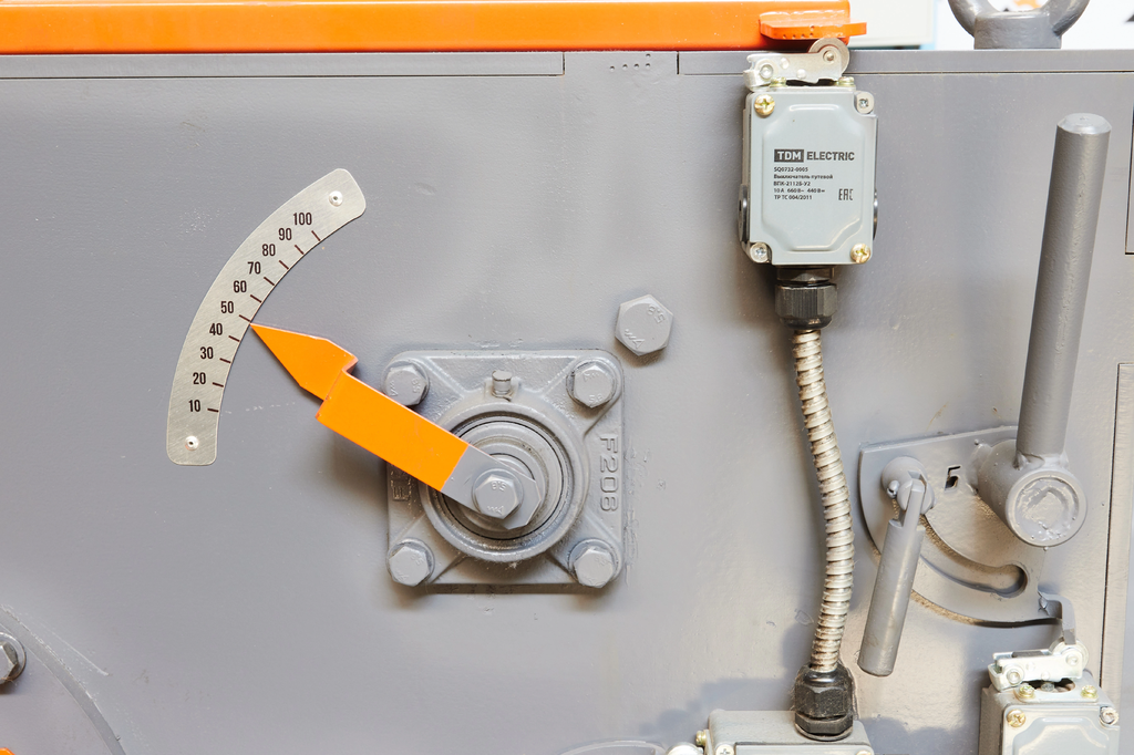 Многопильный кромкообрезной станок  ТРИУМФ  М-1000