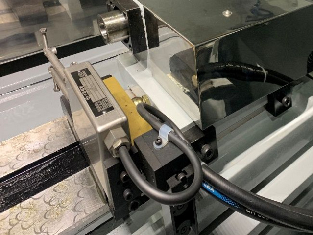 Универсальные круглошлифовальные станки UNIVEQ UGU 20 CNC