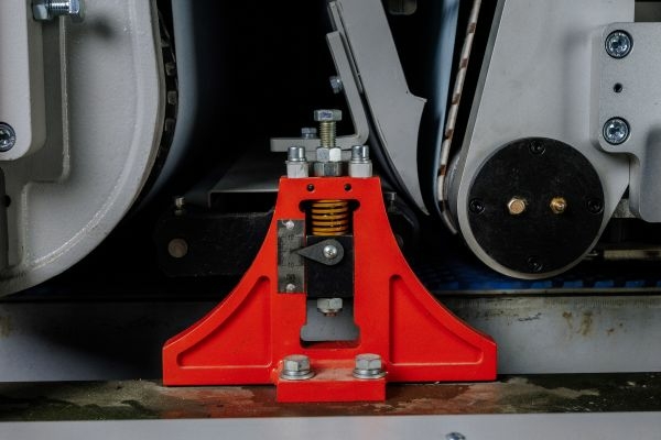 Автоматический плоскошлифовальный станок QCMAC SAF1300A-1