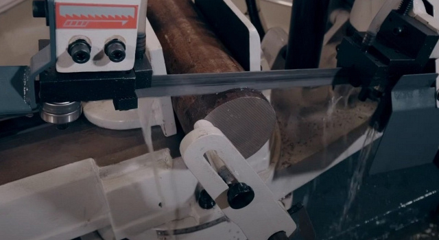 Полуавтоматический ленточнопильный станок IRONMAC CUT-250SAF