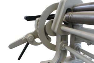 Вальцовочный станок трехвалковый электромеханический NEDMACH NR