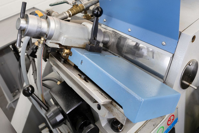 Бесцентрово-шлифовальный станок UCG-3015 NC