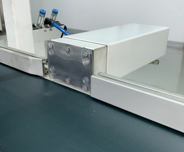 Автоматический торцовочный станок с функцией вырезки дефектов и оптимизации JANGJA AM8424 / EM8441