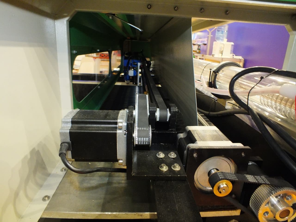 Лазерно-гравировальный станок LТТ Z2513QH