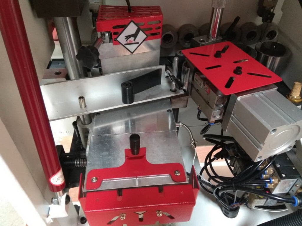 Автоматический кромкооблицовочный станок LTT DJ-F306DB