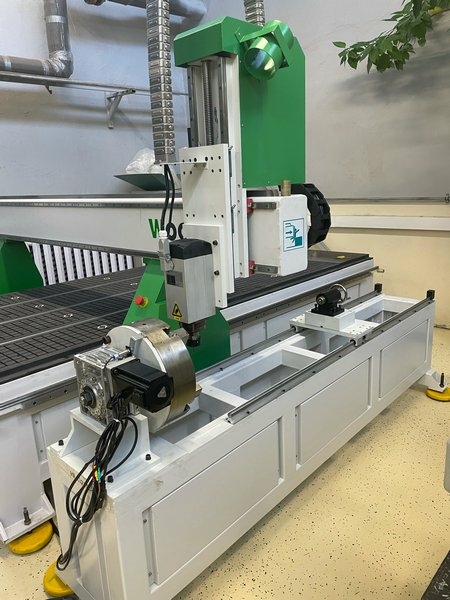 Фрезерно-гравировальный станок с чпу WoodTec HR 1325TC