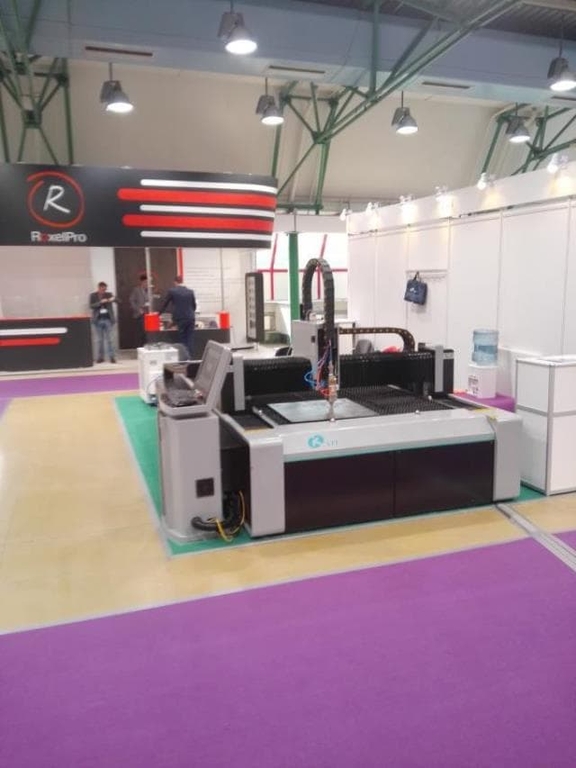 Оптоволоконный лазерный станок для раскроя металла с чпу Ltt HN3015F