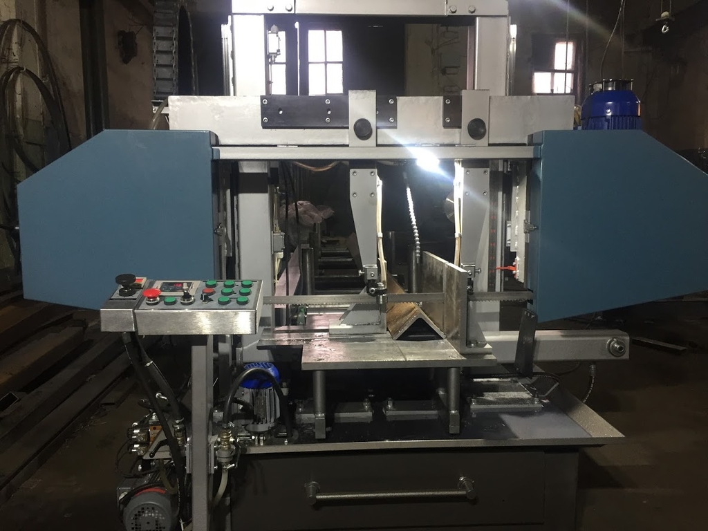 Двухстоечный ленточнопильный станок Флагман СЛ-550