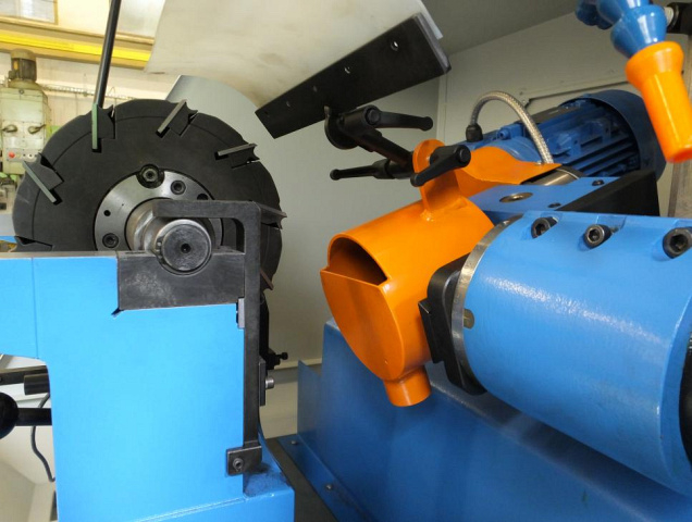 Станок для заточки тяжелых строгальных головок по задней грани LAKFAM ASP-631F G