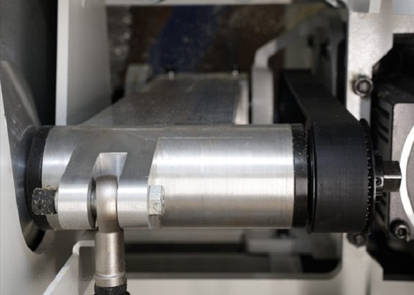 Автоматический станок для вырезки дефектов и торцовки QUADRO SpeedCut 200