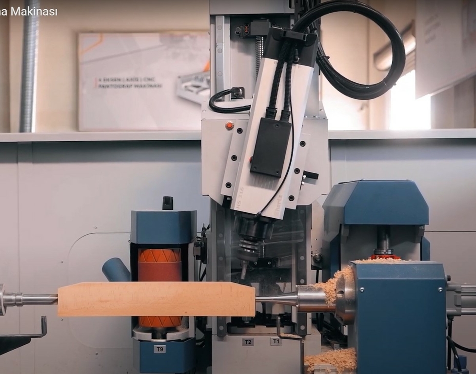 Пятиосевой токарный центр с ЧПУ NESTO 5 AXIS CNC WOOD LATHE MACHINE