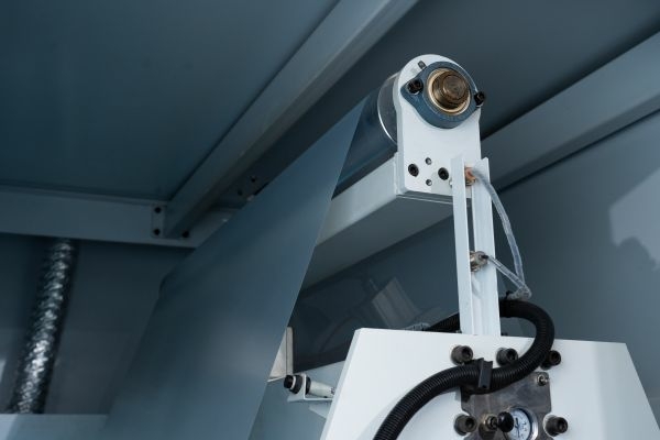 Инерт станок для текстурирования ЛКМ с ПЭТ пленок MY8113×1/XH